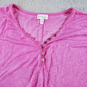 Olivia Sky Top Women Sz M Pink Short Sleeve V-Neck Henley Blouse Shirt Drop Tail